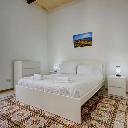 Prime 3br Townhouse Near Sliema Ferry דירה