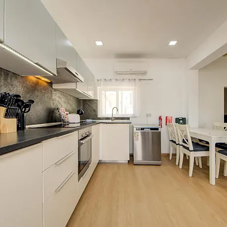 Prime 3br Townhouse Near Sliema Ferry * Gzira