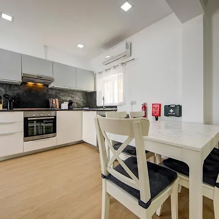 Prime 3br Townhouse Near Sliema Ferry דירה *