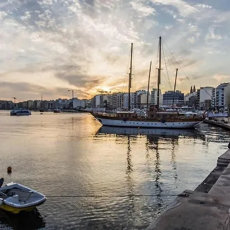 Prime 3br Townhouse Near Sliema Ferry דירה Gzira